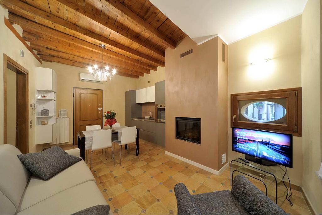 Antico Palazzo Signorile Apartman Salò Kültér fotó