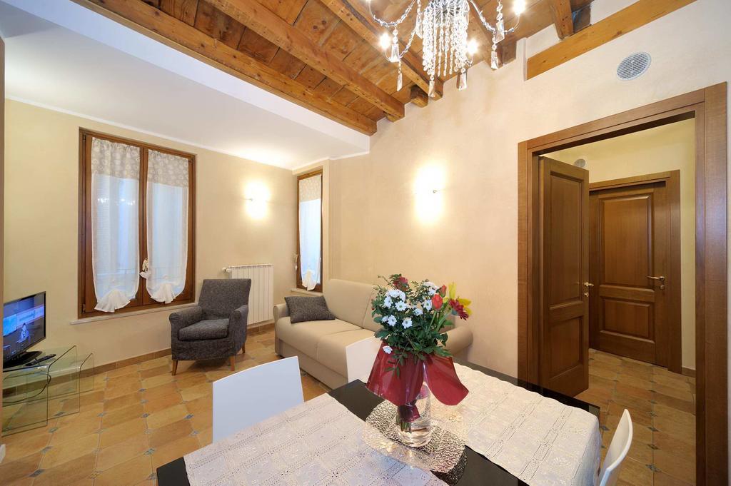 Antico Palazzo Signorile Apartman Salò Kültér fotó